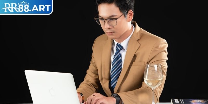 CEO Phong Phú Nguyên – Đưa RR88 Thành Biểu Tượng Hàng Đầu 2 Tầm nhìn chiến lược dài hạn